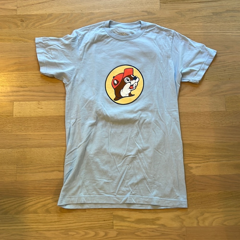 NWOT BUCEES T-shirt size adult small.